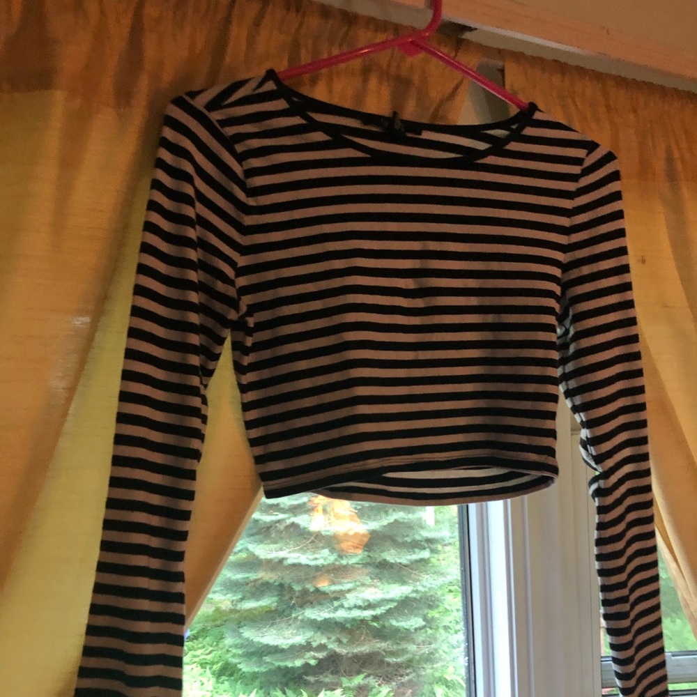 Cropped long sleeve with cut outs